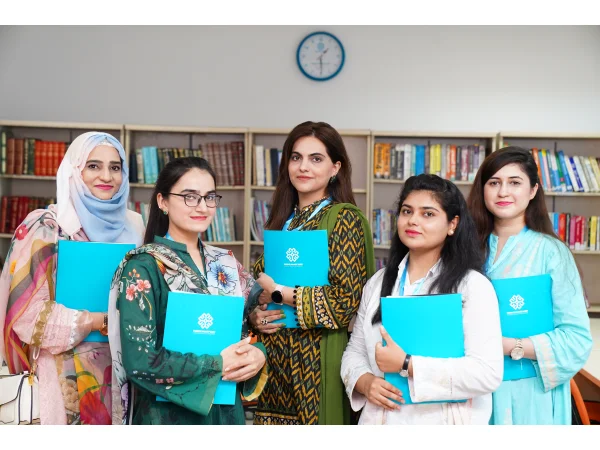 800,000 Pakistanis ,Including 400 PHD Holdor Apply for 16,454 School Teaching Job Posts