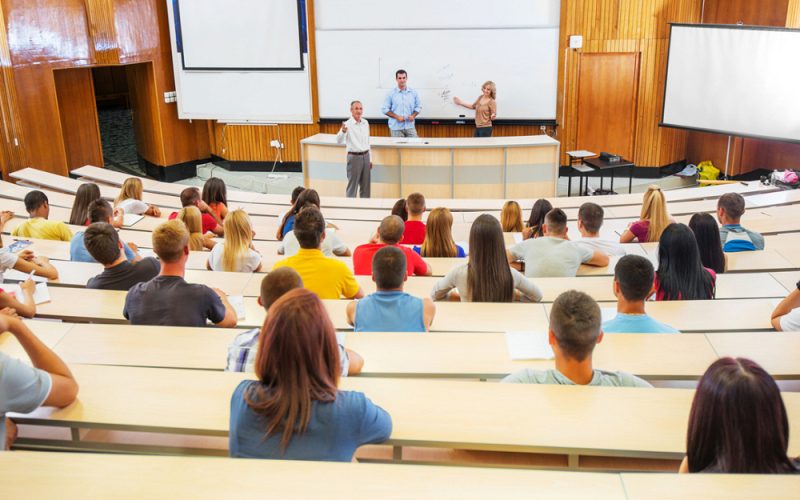 US Announces English AccessScholarships for PakistaniStudents