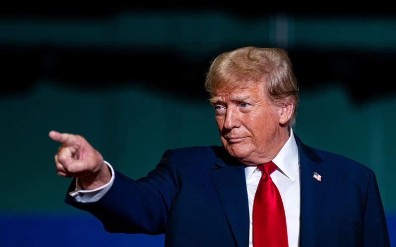 Trump Signs Executive Order Declaring English as the Official Language of the US